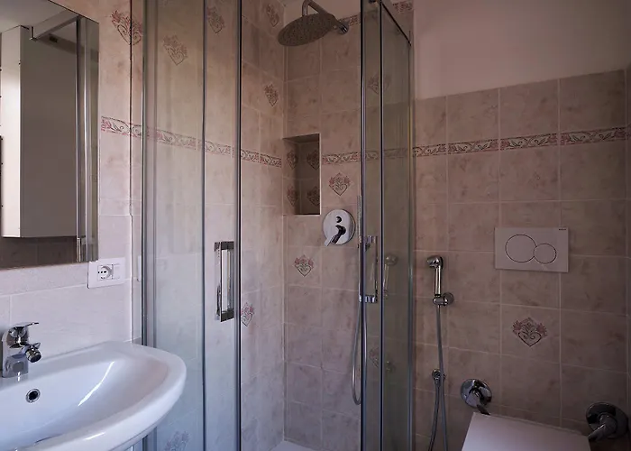 לינה וארוחת בוקר Bonavista 4*